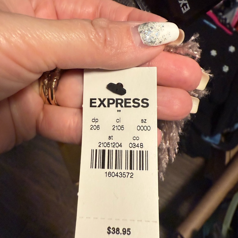 Express Striped Fringed Scarf NWT one size - Picture 3 of 7